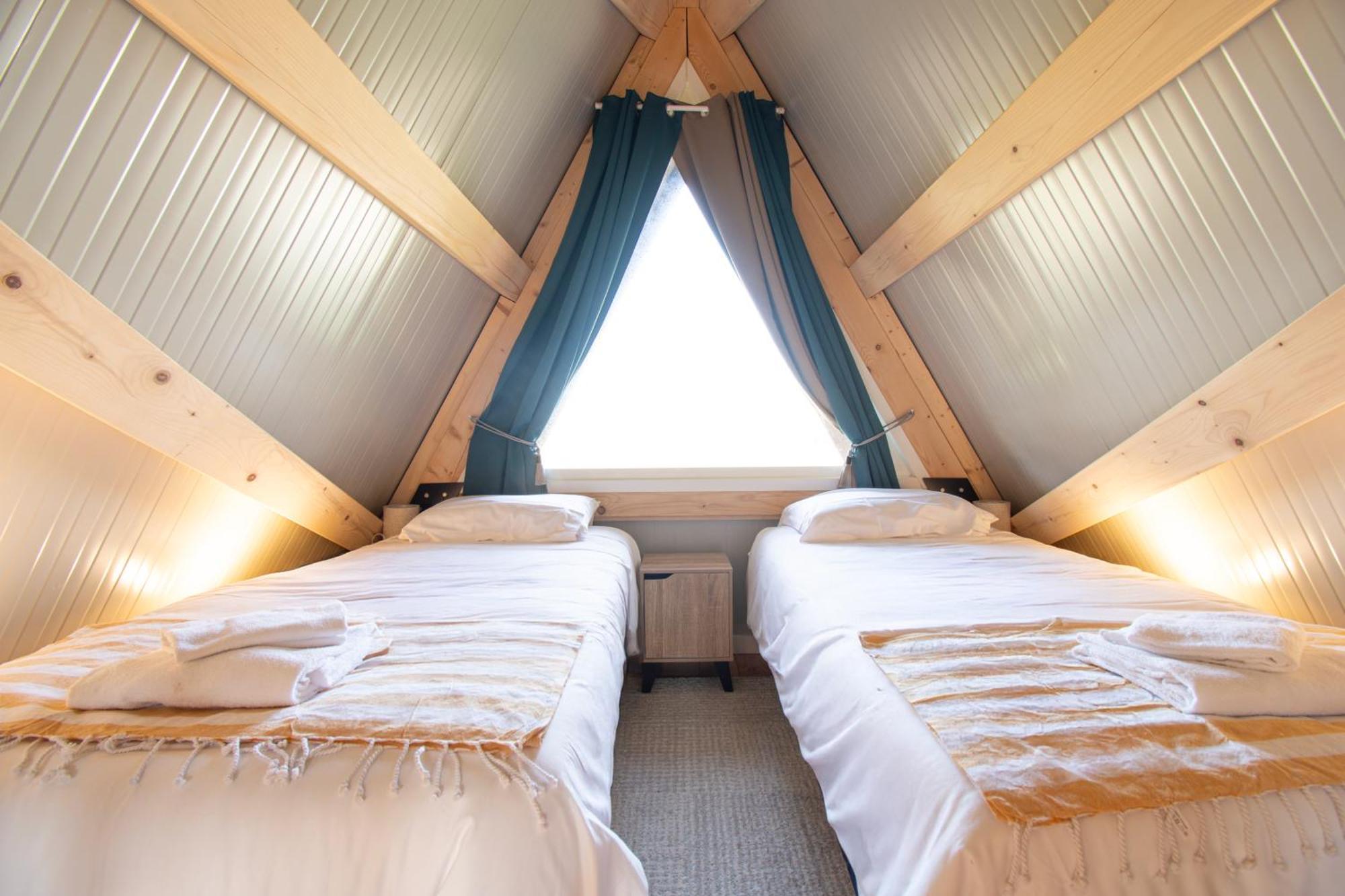 Le Tipi Bleu Tiny House Neuve Avec Terrasse Et Jardin